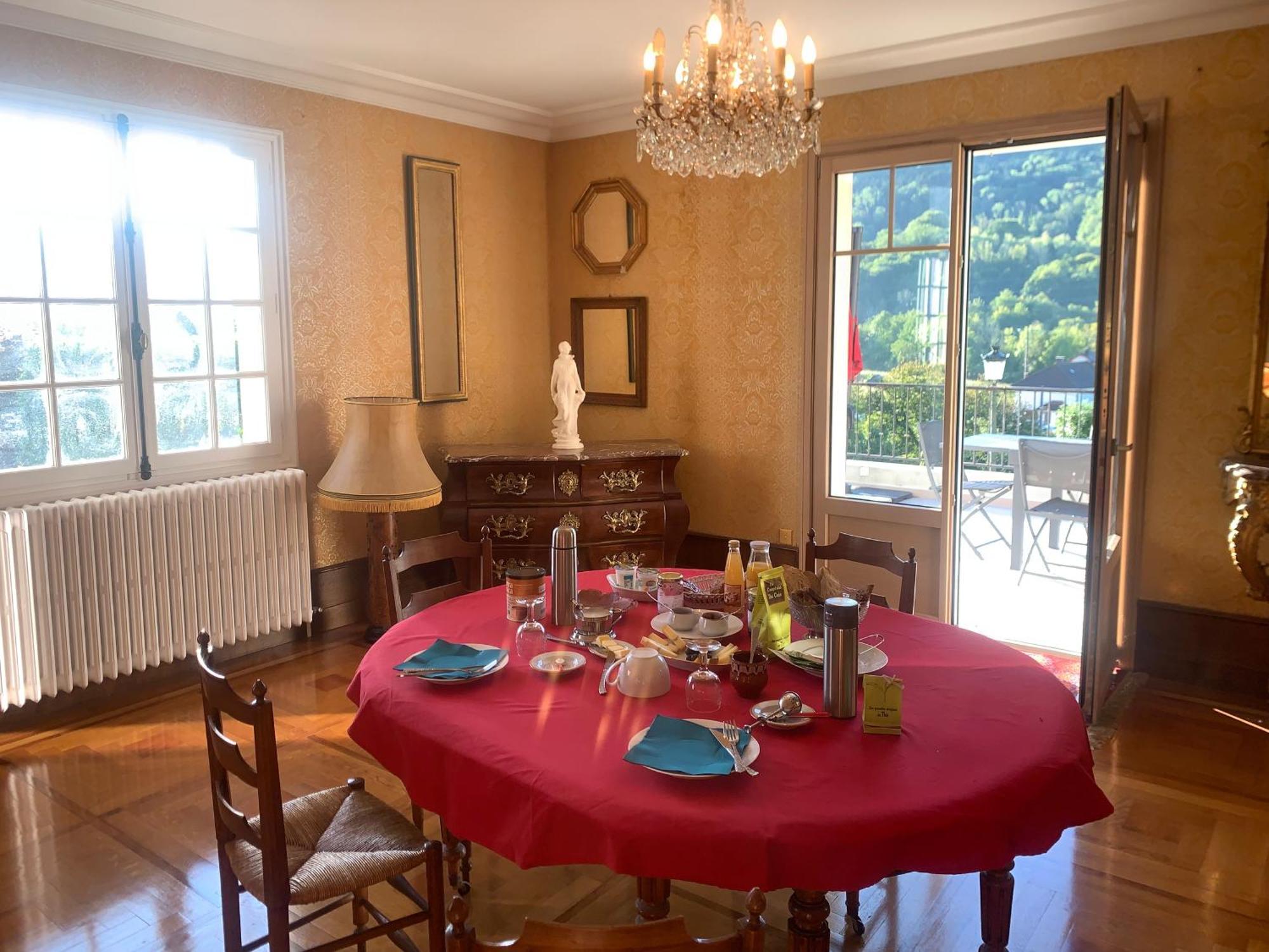Longue Vue En Arbois Bed and Breakfast Eksteriør billede